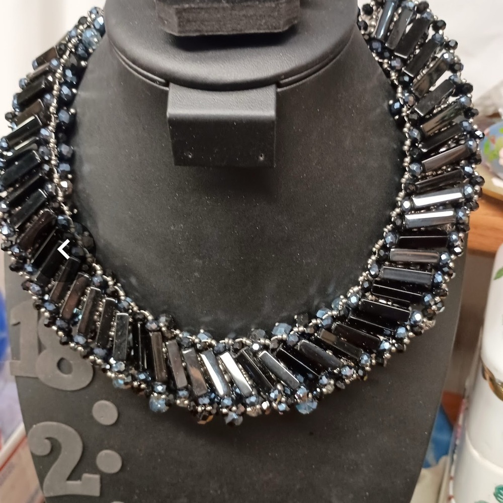 Elegant Blue and Black Glass Beaded collared style Necklace - Picture 2 of 3